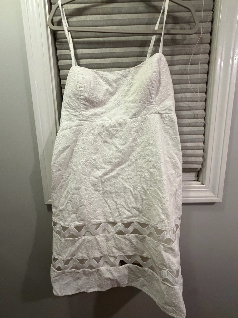 Lilly Pulitzer Haliey Dress Resort White Sunshowers Embroidery